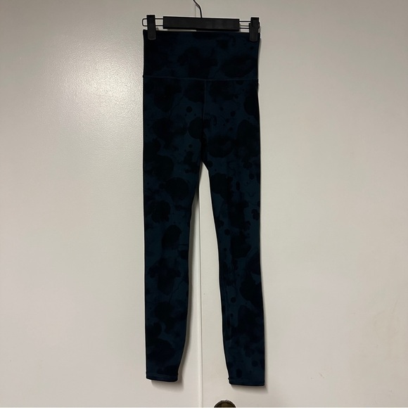 Vuori Studio Printed Leggings High Rise Waterdrop Blue camo Size XS - Picture 2 of 8